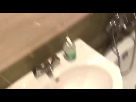 Fitonyashka Fucks In The Toilet After A Workout