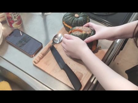 (Halloween \/japonês) Blowjob enquanto cozinha abóbora ( \/cacau) 
