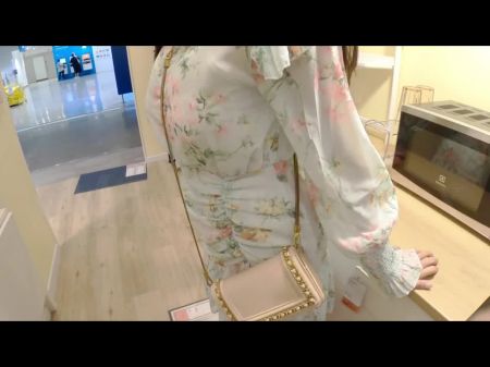 Беспроводной вибратор с сексуальной девушкой носить цветочное платье «торговый центр» 