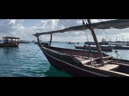 River , Hook-up & Sun In Zanzibar - Luna’s Excursion (episode 30)
