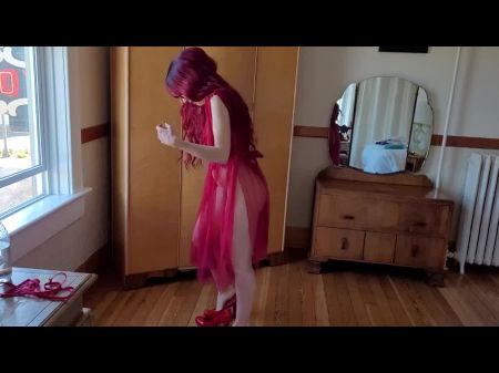 Nerdy Red-haired Frees Her Golden Love Jam All Over The Floor