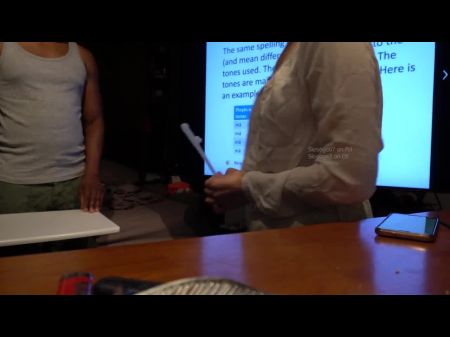 O professor chinês faz sexo com o aluno durante a aula particular (falando chineses) 