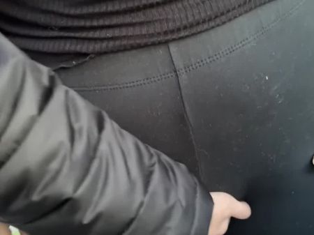 Crazy Gf With Phat Arse Gets Fucked In The Car German