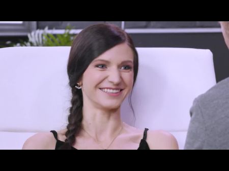Arian Joy Skinny Ucraniano MILF quer apenas anal em sua bunda apertada 