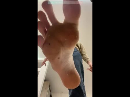 Giantess Dirty Soles