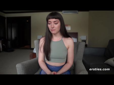 Las chicas lesbianas se masturban mutuamente 