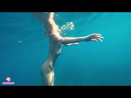 Nude Mermaid Let Me Swim With Her And I Filmed Her