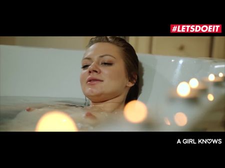 Merry Pie & Emily Brix Let Out Their Lezzie Side In The Bathtub -