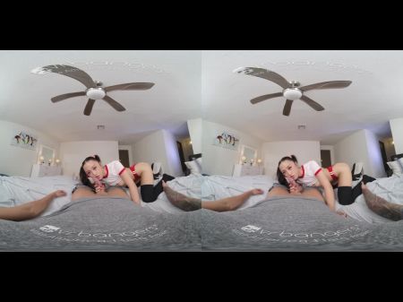 Slutty Asian Babe ist neugierig auf Ihren Schwanz VR Porn 
