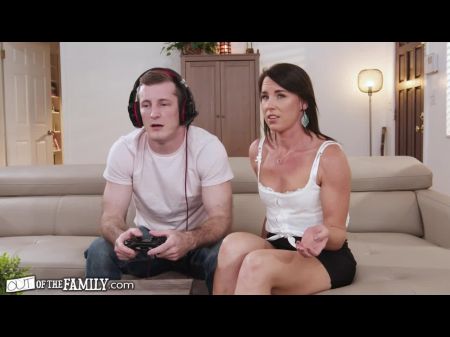 Riley Jacobs Give A Lessons To Her Gamer Stepson About How To Make Love Real Women