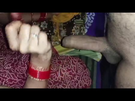 Follando hindi completo y coño lamiendo, chupando video de sexo, una chica caliente india fue follada por su novio con voz hindi 
