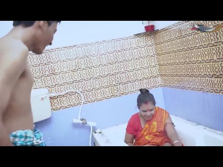 2 Desi Servants Have Fuck-fest In The Toilet In The Absence Of The Proprietor Total Tape