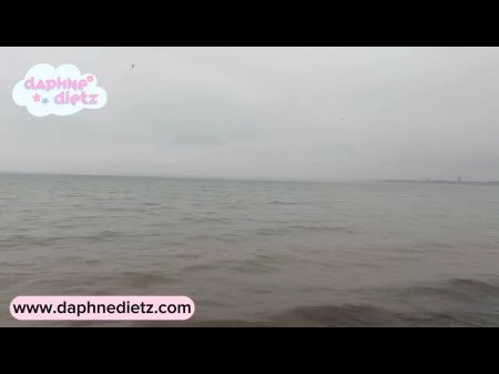 Adolescente alemana la primera vez al aire libre (Mar Báltico) 