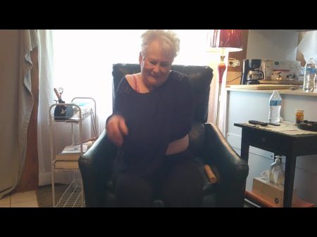 Oma Liebt Es, Mit Ihren Fans Schmutzig Zu Reden, Damit Sie Aussteigen Können. 
