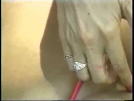 Sperma tuckern vollbusige blonde Hure Arsch und Muschi, die vom Pool0 gefickt werden