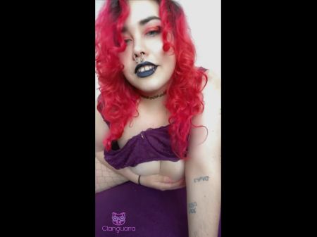 Goth Bbw Con Enormes Tetas Follando Su Gordo Coño Hasta Que Se Corre 