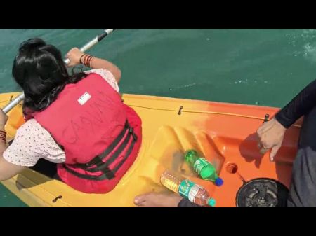 Foda -se no mar no barco 