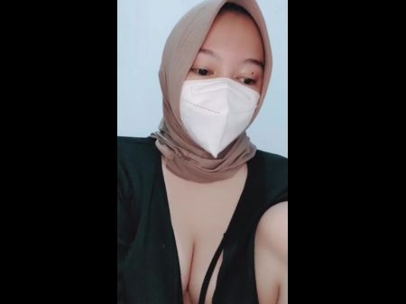 This Hijab Damsel Masturbates In Her Room Alone