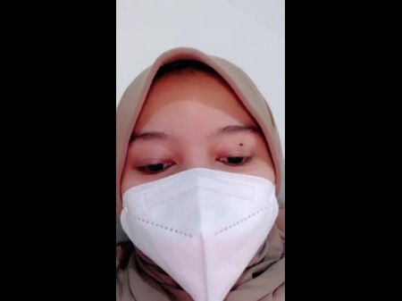 Nymphs Hijab Semok Nyobain Rectal Onanism