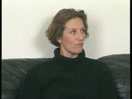 Mummy Tauscht Faux-cock Gegen Schwanz