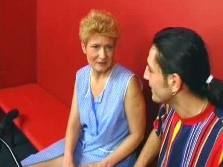 Reife Blonde Deutsch Mit Sprüht Im Club0 Besprüht