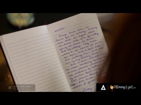 La chica de mamá tetona milf syren de mer otorga el deseo de su hijastra de comer y tocar su coño 