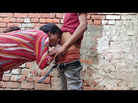 Indian Desi Village Hot Girl Called Her Boyfriend And Fucked Her In The Open Behind The Mansion .