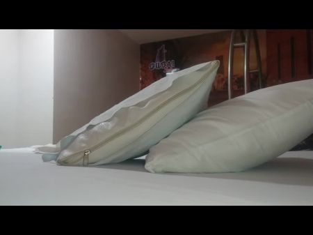 Mi Vecino Me Folla Con Fuerza En Motel Mientras Mi Cornudo Espera En El Garaje 