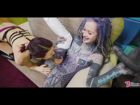 Anuskatzz Gets Dual Jammed With A Salami And A Belt Cock