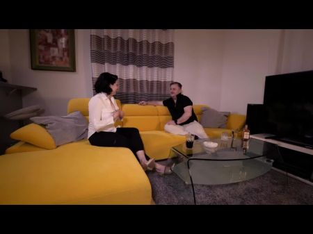 与一个美丽的妻子的浪漫性，是有史以来最强烈的高潮达达·德维尔（Dada Deville）