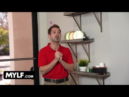 Outstanding Milf Barber In Town Melody Mynx Gives Her Client A Stiffy And A Blow Job -