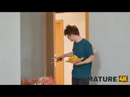 ناضجة 4K. SH محطة الجنس 