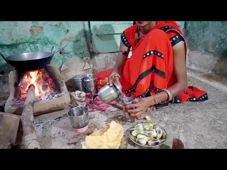 payal bhabhi ko khana banate samay howdy chod diya or bhabhi ko bidi bhi pilayi meri wifey ne apne hatho se peg bana kar diya