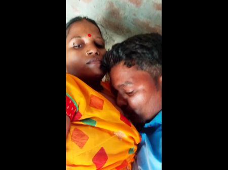 Хаут Индийский Дези Бхабхи поцелуи 