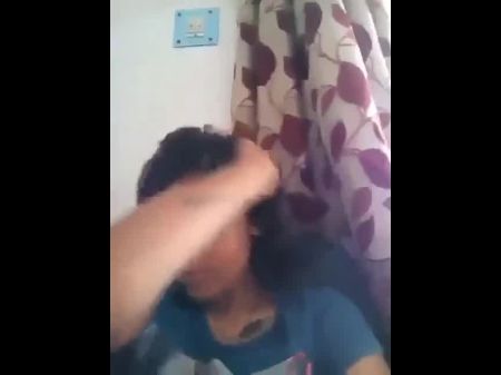 Desi Girl que muestra grandes tetas en la videollamada 