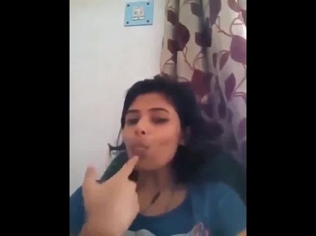 Desi Dame Displaying Gigantic Boobs In Video Call