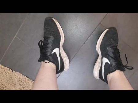 Piss In My Sneakers Sallysecret Piss Pissing