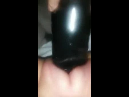 Dirección de consolador de coño bombeado 