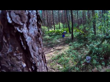Ein Fremder fickte mich im Wald, sobald ich pinte. sweetie_lilu hausgemachtes Porno Video 