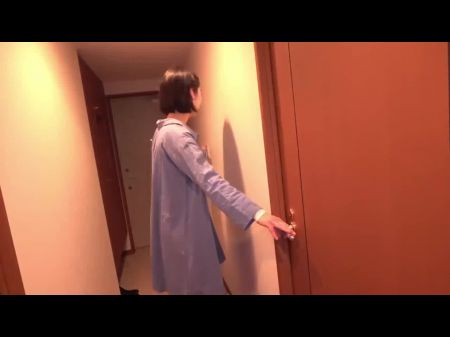 Verheiratete ältere Frauen sind eher bereit, Sie in sie in sich zu bringen, wenn der Ehemann zur Arbeit weg ist. 
