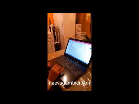 Anhängerfick Mit Dem Computerexperten, Der Meinen Pc Repariert Hat 