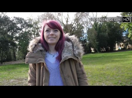 Schönes 18 Jahre altes Mädchen Erstes Porno Casting 