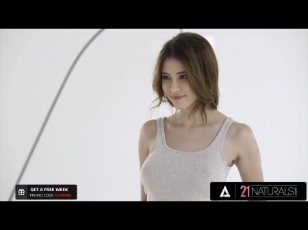 Big Ass Russian Chick erkennt ihre ultimative Fantasie 