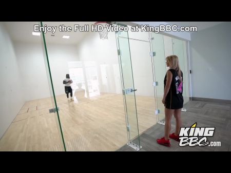 Milf Cassie Bender liebt Basketball und große schwarze Schwänze von Kingbbc 