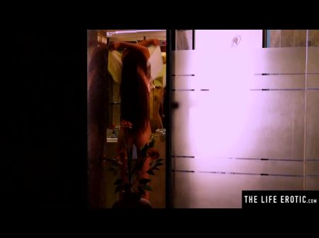 أصابع لاتينا لها الأحمق وجمل للاستمناء الصعب 