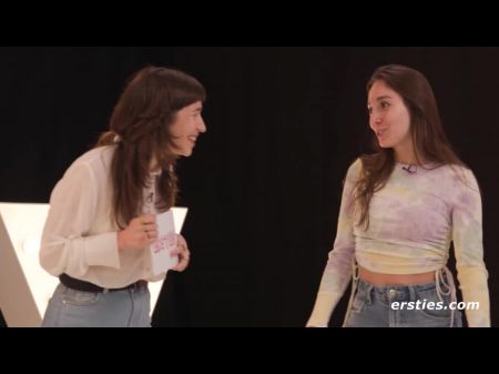 Un chico afortunado tiene la oportunidad de tener sexo con Ana 