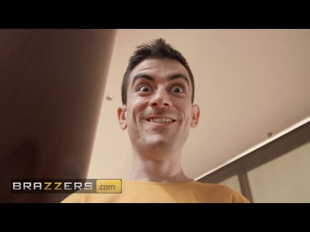 Jordi tiene el momento de su vida cuando finalmente tiene el trío de sus sueños con Sheila Ortega y Minni Joy 