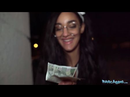 - Capri Lemonde ist hart über eine Waschmaschine gefickt 