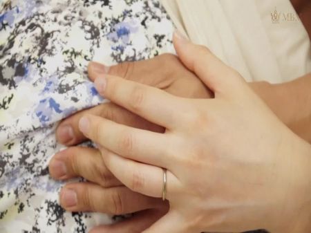 M796G03 Uma bela mulher madura que sofre de falta de sexo Sr.\/MS. aparece em AV para ter prazer como uma mulher sexo desagradável que tem uma libido forte e um corpo que está no auge de uma mulher 