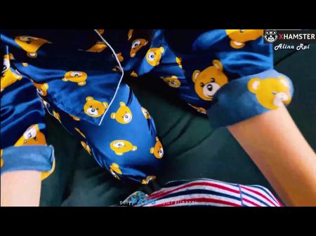 StepSister me dio una mamada y luego va a besar a su novio. jajaja 